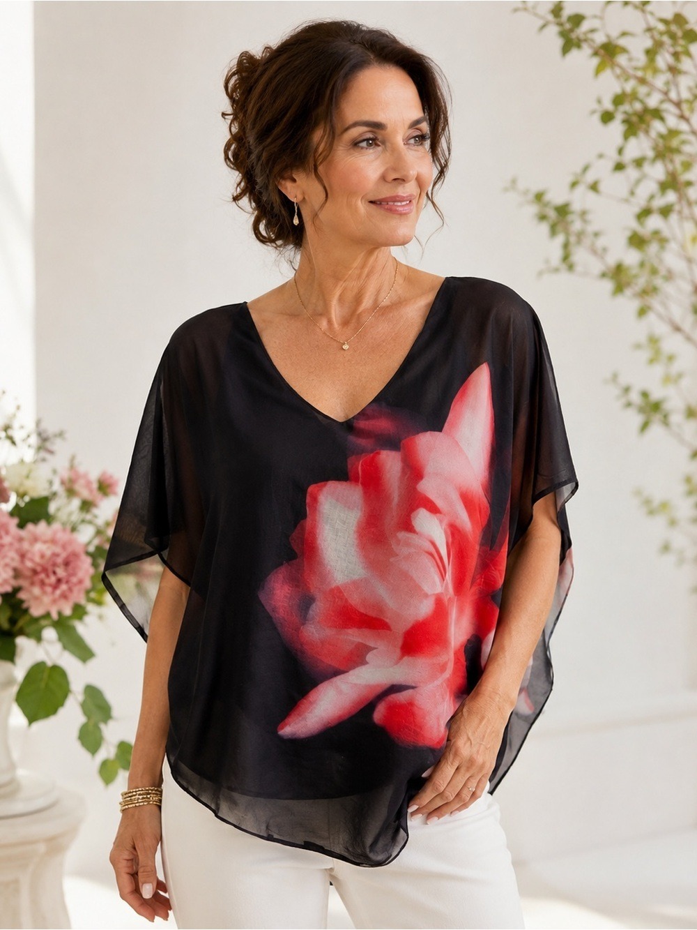 •la Donna Médium Black Blouse with Red Floral Accent